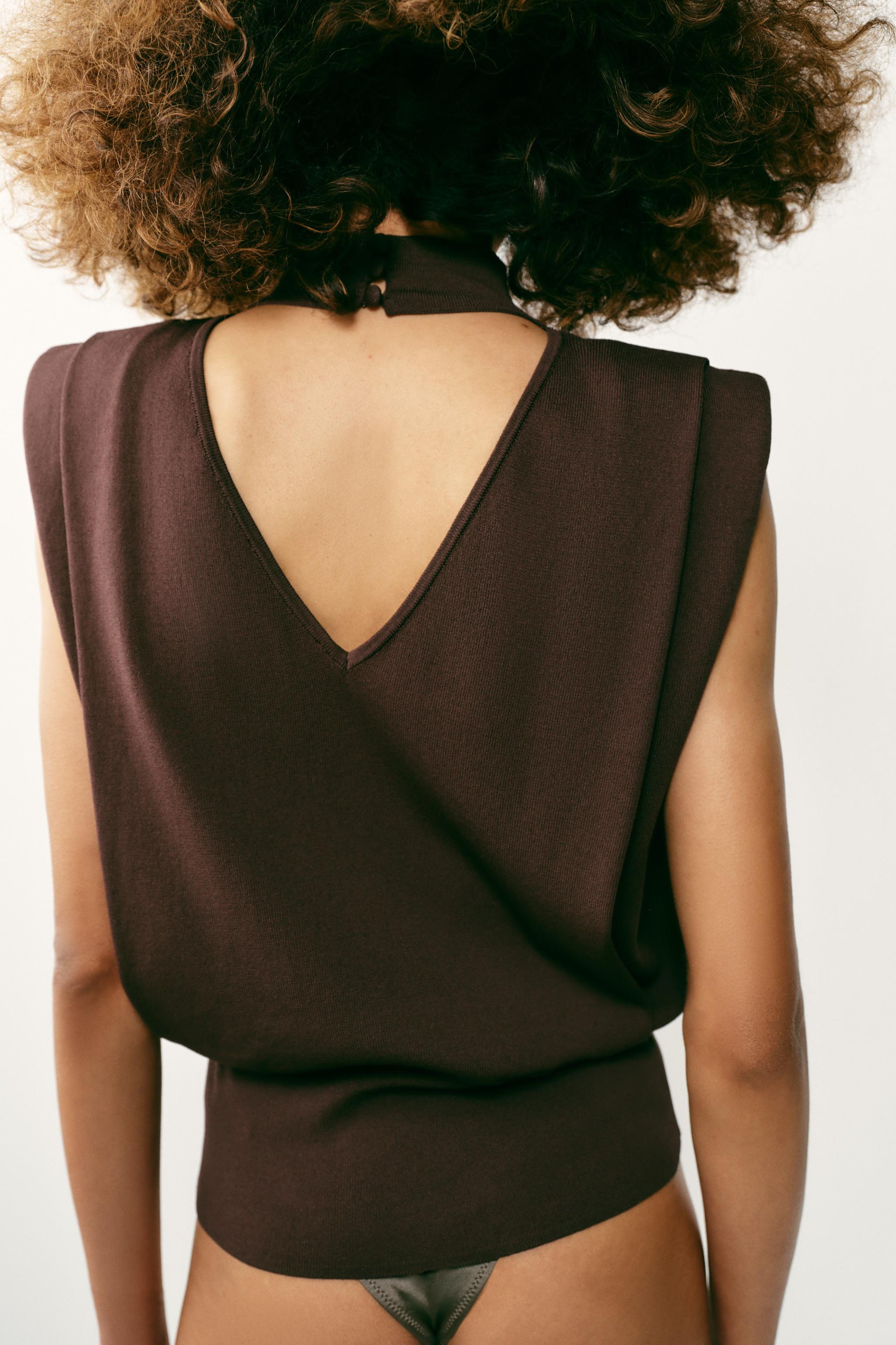 OPEN BACK KNIT TOP